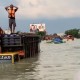 Banjir Demak Makin Parah, Genangan Air Setinggi Truk!