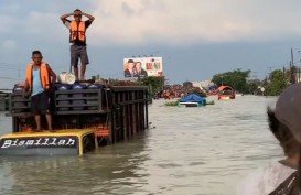 Banjir Demak Makin Parah, Genangan Air Setinggi Truk!