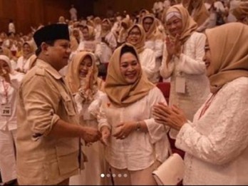 Ahmad Dhani Sebut Titiek Soeharto Calon Ibu Negara di Kampanye Prabowo-Gibran