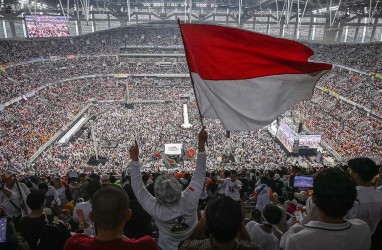 Meliput Kampanye Terakhir Capres: Jalan Kaki 6 Km ke JIS, Sampah di GBK, hingga 'Semar' Wafat di Solo