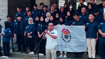 Surat Terbuka untuk Pratikno dan Ari Dwipayana, Mahasiswa UGM: Kembalilah ke Demokrasi