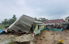 Pemkab Sumedang Langsung Tangani Banjir di Ujungjaya