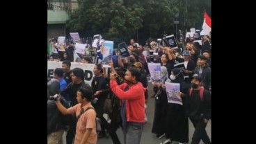 Gejayan Memanggil Lagi Padati Bundaran UGM, Massa Tuntut Hal Ini dari Jokowi