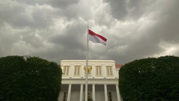 Kala Pemilu di Bawah Hujan dan Langit Abu-Abu