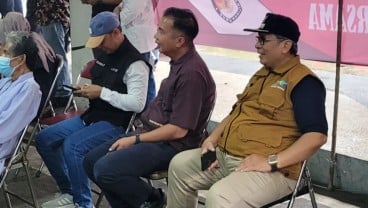 Gunakan Formulir A5, Pj Gubernur Jabar Bey Pilih Antre di TPS