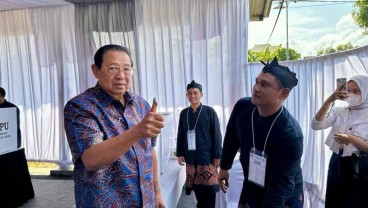 SBY Didampingi Ibas Nyoblos di Pacitan, Langsung Acungkan Jempol