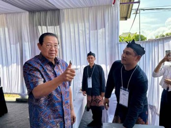 SBY Didampingi Ibas Nyoblos di Pacitan, Langsung Acungkan Jempol