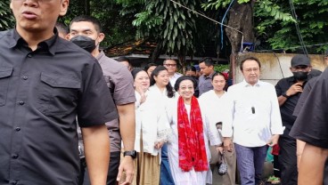 Megawati Didampingi Puan dan Prananda Prabowo Nyoblos di TPS 053 Kebagusan