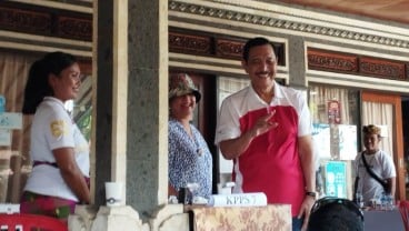 Luhut Nyoblos di Bali, Optimistis Prabowo-Gibran Menang Pilpres Satu Putaran