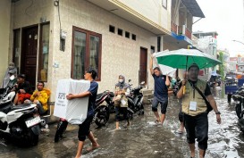 2 TPS di Pademangan Roboh dan Kebanjiran, Warga Nyoblos di Masjid