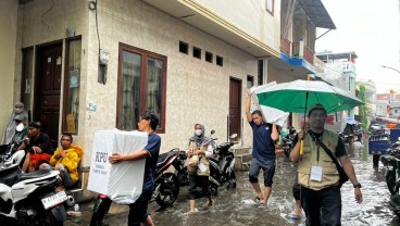 Diguyur Hujan Deras, Pemungutan Suara Sejumlah TPS di Kebon Sirih Diperpanjang