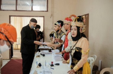 Kala Tokoh Pewayangan Pandawa Lima Jadi Petugas KPPS di Bandung