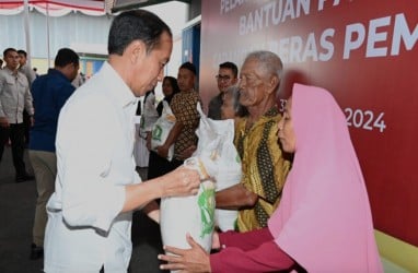 Jokowi Bantah Beras Langka di Pasar Gara-gara Bansos Jelang Pemilu 2024