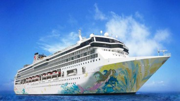 Siap-siap Liburan, Kapal Pesiar Resorts World Cruises Merapat di Jakarta