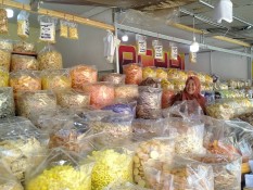 Sejak Direlokasi, Omzet Pedagang di Pasar Bawah Pekanbaru Anjlok