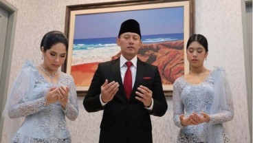 Gaya Malu-malu Si Cantik Almira Yudhoyono Saat Hadiri Pelantikan Ayahnya, Agus Yudhoyono