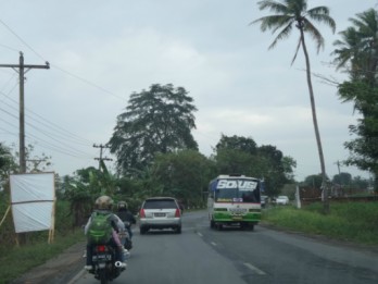 Antisipasi Ramadan Serta Arus Mudik, Dinas PUPR Riau Benahi Jalan Lintas Rengat - Tembilahan
