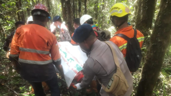 Helikopter Jatuh di Halmahera, Begini Kronologi Penemuan dan Evakuasi Korban