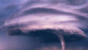 Viral Tornado Rancaekek Ternyata Mirip dan Sama Mengerikannya dengan Tornado di AS