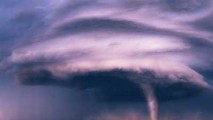 Kenali Tanda-tanda Terjadinya Fenomena Puting Beliung dan Tornado