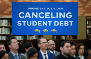Penghapusan Utang Mahasiswa, 'Bansos' ala Joe Biden untuk Menangkan Pemilu AS 2024