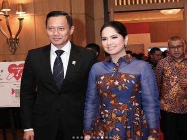 Gaya AHY dan Anisa Pohan di Hari Pertama Jadi Pak Menteri dan "Ibu Menteri" di Kabinet Jokowi