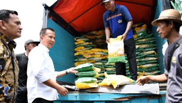 Pantau GPM di Majalengka, Bey Minta Warga Tak Cemaskan Stok Beras