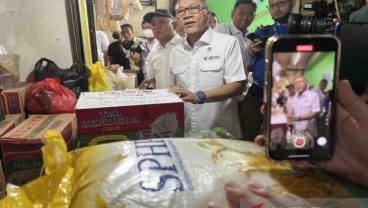 Zulhas Cek Harga Pangan di Pasar Klender, Pedagang Teriak Harga Beras Naik