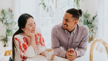 77 Topik Pertanyaan Deep Talk untuk Pacar yang Mendalam