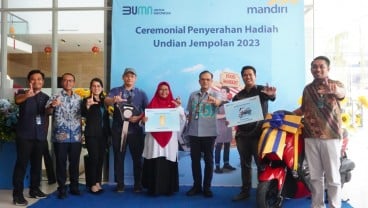 Bank Mandiri Beri Hadiah Nasabah Mikro Lewat Program Undian Jempolan