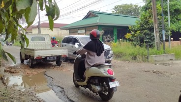 BPS: 42,75% Jalan di Kabupaten Cirebon Rusak