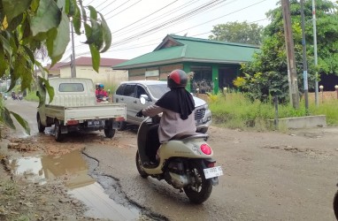 BPS: 42,75% Jalan di Kabupaten Cirebon Rusak