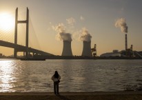 Pembangunan EBT Masif, Emisi Karbon Masih akan Capai Rekor?