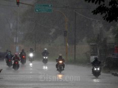 BMKG: Jakarta Diguyur Hujan Hingga Sore, Waspada Petir! Hari Ini Sabtu 2 Maret 2024