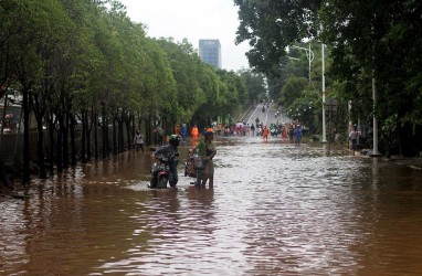 Banjir Cilacap 2024: Air Berangsur Surut, Warga Mulai Kembali ke Rumah