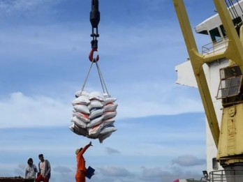Bulog: 300.000 Ton Beras Impor dari Thailand dan Pakistan Masuk RI Bulan Ini
