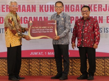 Bank Jatim (BJTM) Beri Penghargaan Pemkab Ngawi