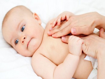Manfaat Stimulasi Pijat Pada Bayi dan Anak, Minimal 3 Kali dalam Seminggu