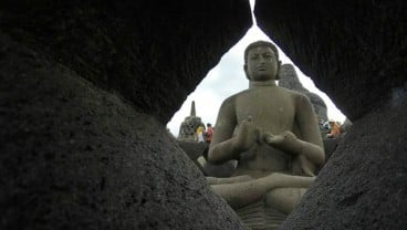 Relawan Kemanusiaan Buddha Asal Malaysia Terpesona dengan Candi Borobudur