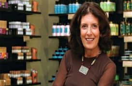 Anita Roddick Aktivis Perempuan Pendiri The Body Shop, kini Bangkrut dan Tutup Ratusan Gerai