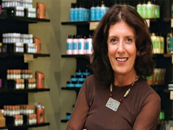 Anita Roddick Aktivis Perempuan Pendiri The Body Shop, kini Bangkrut dan Tutup Ratusan Gerai