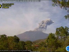 WNA Temukan Mayat Misterius di Puncak Gunung Agung Bali