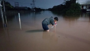 Banjir di Semarang Bikin Terlambat Kereta Api di Jatim