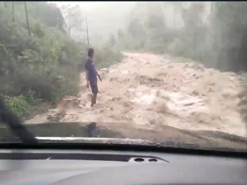 Infrastruktur Jalan Mahakam Ulu Rusak Akibat Curah Hujan dan Erosi
