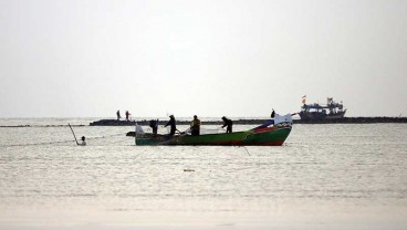 Bencana Gelombang Tinggi, Bey Minta Nelayan di Pantai Selatan Tidak Melaut