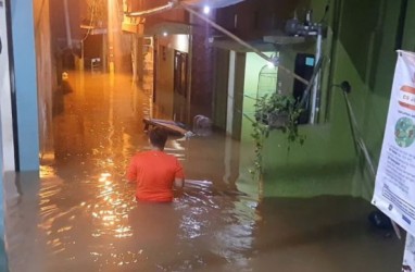 Katulampa Siaga 3, Banjir Kiriman Rendam Warga Kebon Pala Jakarta