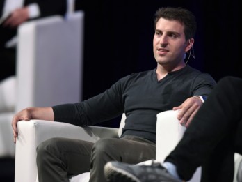 Profil Founder Airbnb Brian Chesky yang Perusahaannya Terancam Diblokir di Indonesia