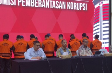 KPK Resmi Jebloskan 15 Tersangka Pungli Rutan ke Polda Metro Jaya