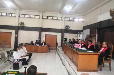 Eks Pemilik PT SBS dan Mantan Dirut PTBA Dituntut 19 Tahun Pidana