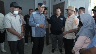 220 Ton Beras Digelontorkan untuk Warga Terdampak Banjir dan Longsor di Pesisir Selatan
